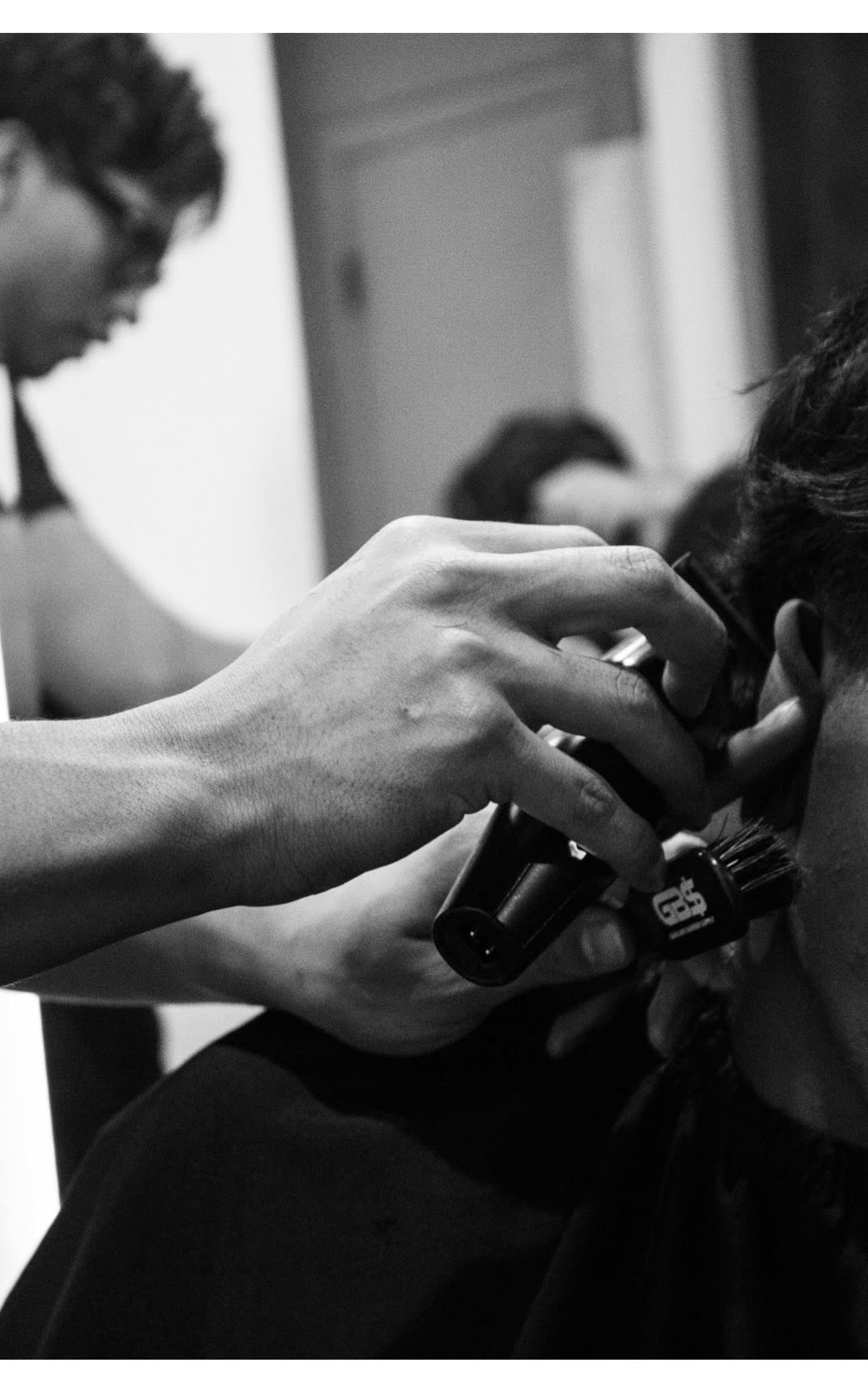 Barber shop, editorial